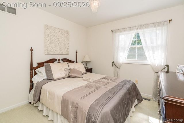 13853 Wellington Drive, Sterling Heights, MI 48313