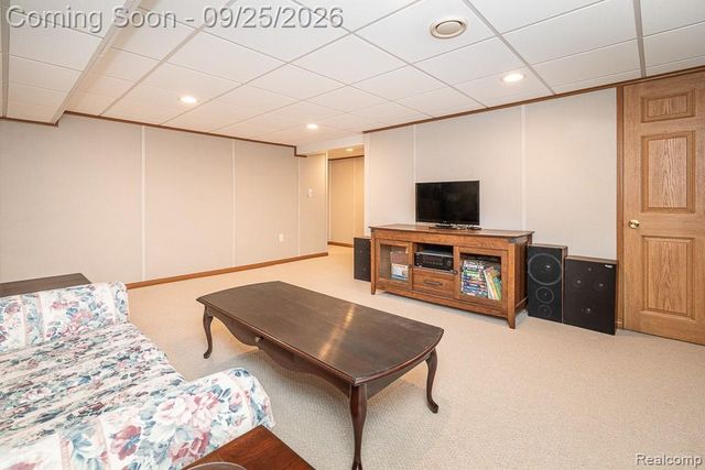 13853 Wellington Drive, Sterling Heights, MI 48313