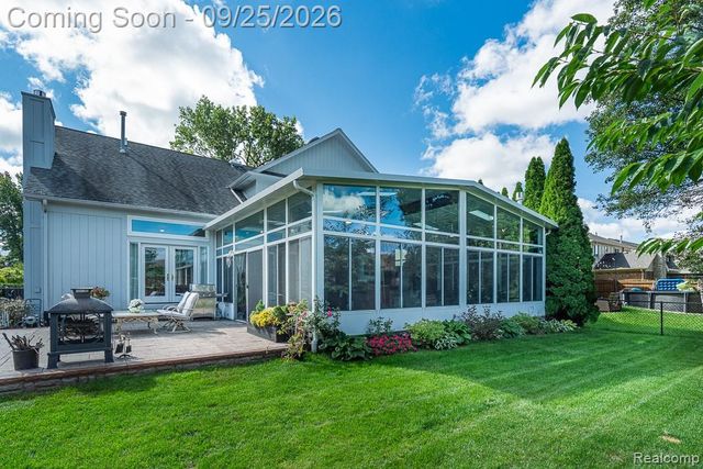 13853 Wellington Drive, Sterling Heights, MI 48313