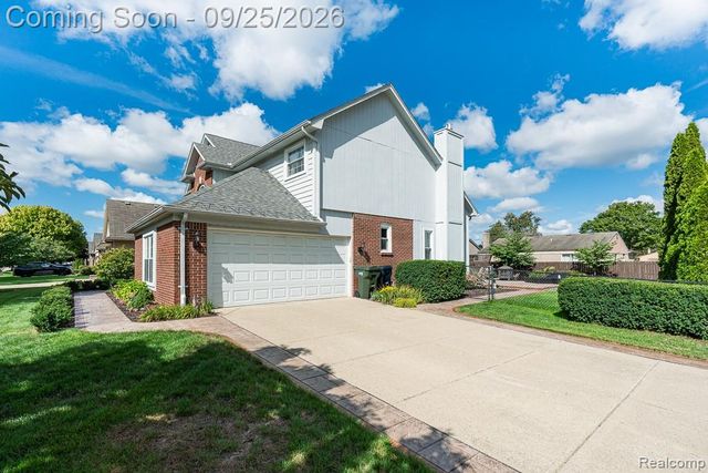 13853 Wellington Drive, Sterling Heights, MI 48313