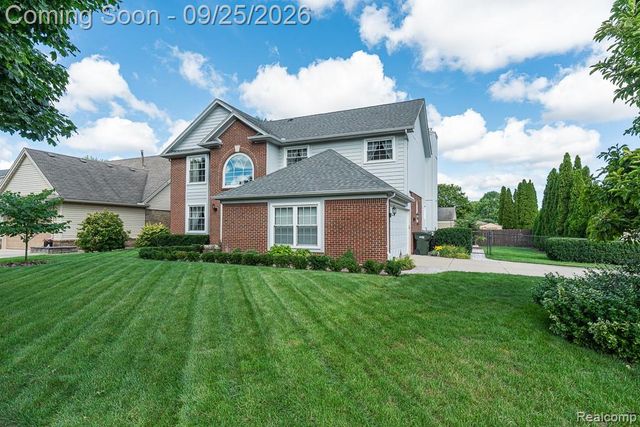 13853 Wellington Drive, Sterling Heights, MI 48313