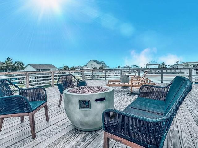 3814 Brewster Key, Galveston, TX 77554