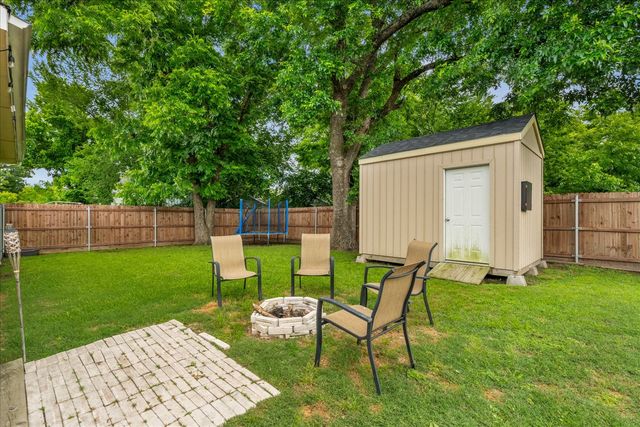 2206 Drake Street, Caddo Mills, TX 75135