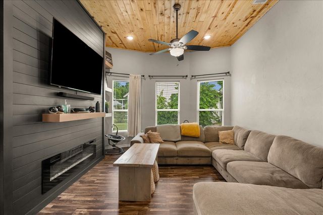 2206 Drake Street, Caddo Mills, TX 75135