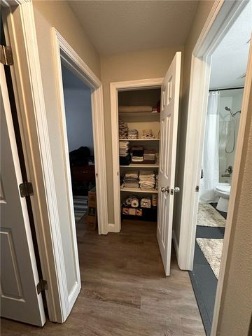 302 E Southpointe Avenue, Rogers, AR 72758