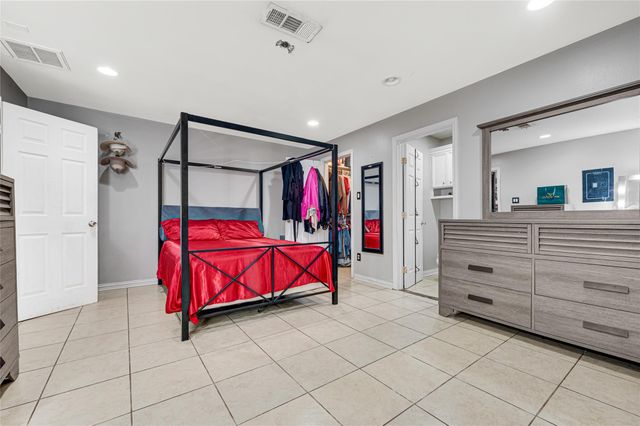 10010 Valley Park Drive, Houston, TX 77078