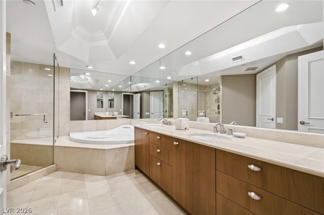 2777 Paradise Road 402, Las Vegas, NV 89109