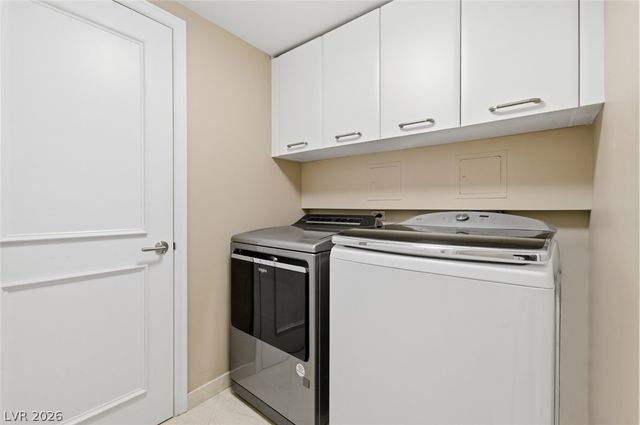 2777 Paradise Road 402, Las Vegas, NV 89109