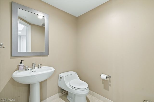 2777 Paradise Road 402, Las Vegas, NV 89109