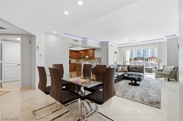 2777 Paradise Road 402, Las Vegas, NV 89109