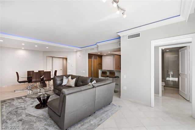 2777 Paradise Road 402, Las Vegas, NV 89109