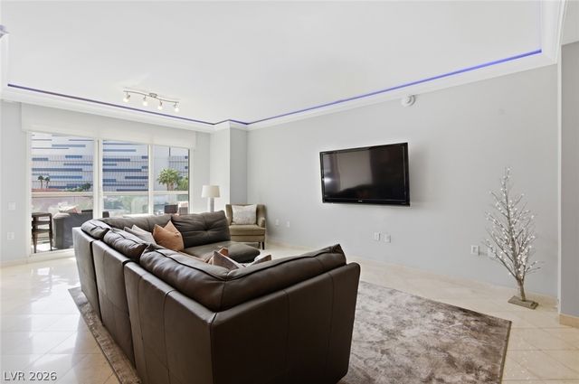 2777 Paradise Road 402, Las Vegas, NV 89109