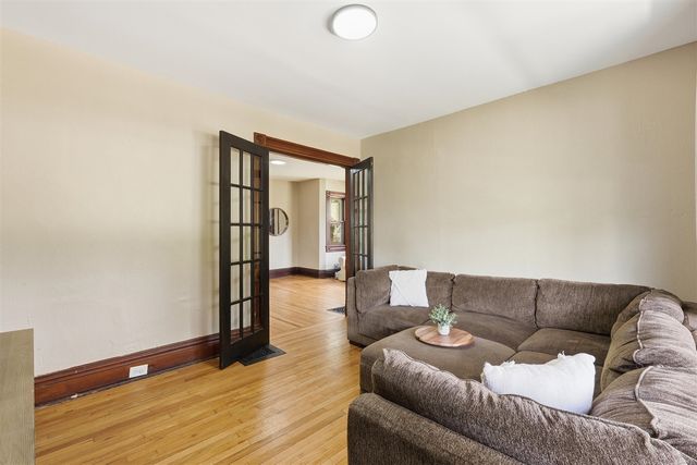 1009 2nd Street, Grand Rapids, MI 49504