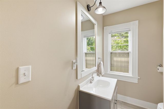 1009 2nd Street, Grand Rapids, MI 49504