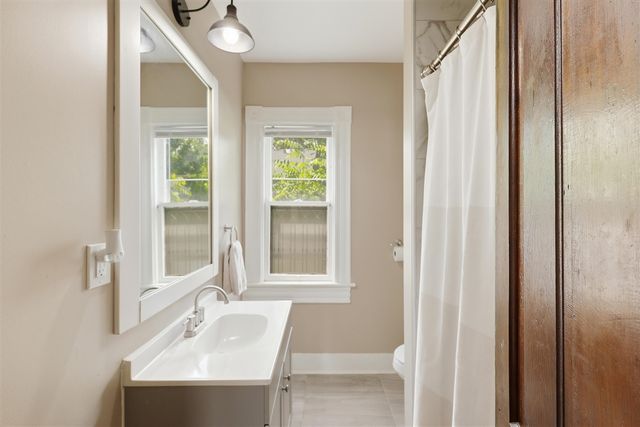 1009 2nd Street, Grand Rapids, MI 49504
