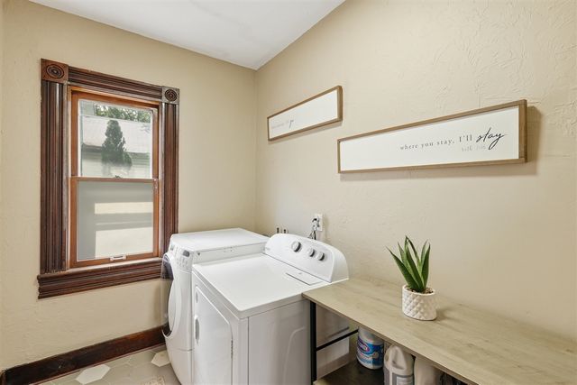 1009 2nd Street, Grand Rapids, MI 49504
