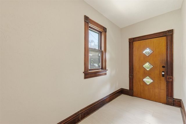 1009 2nd Street, Grand Rapids, MI 49504