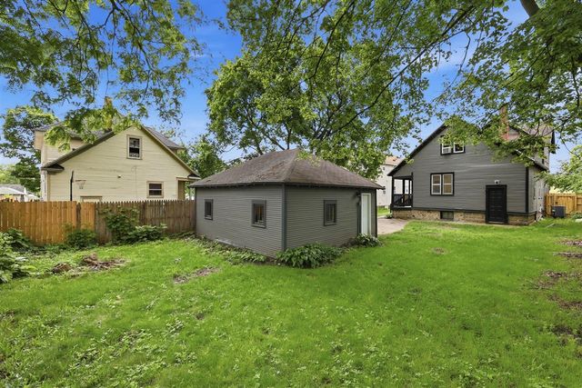 1009 2nd Street, Grand Rapids, MI 49504