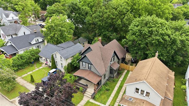 1009 2nd Street, Grand Rapids, MI 49504