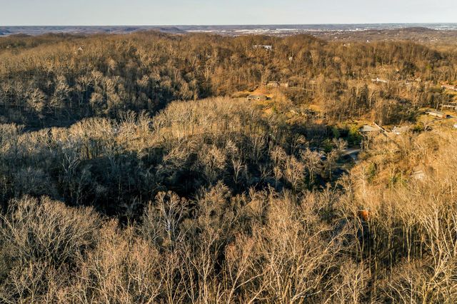 6621 Chatsworth Pl, Nashville, TN 37205