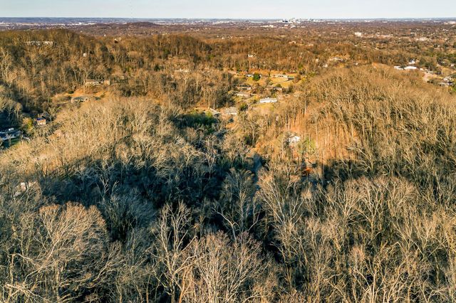 6621 Chatsworth Pl, Nashville, TN 37205