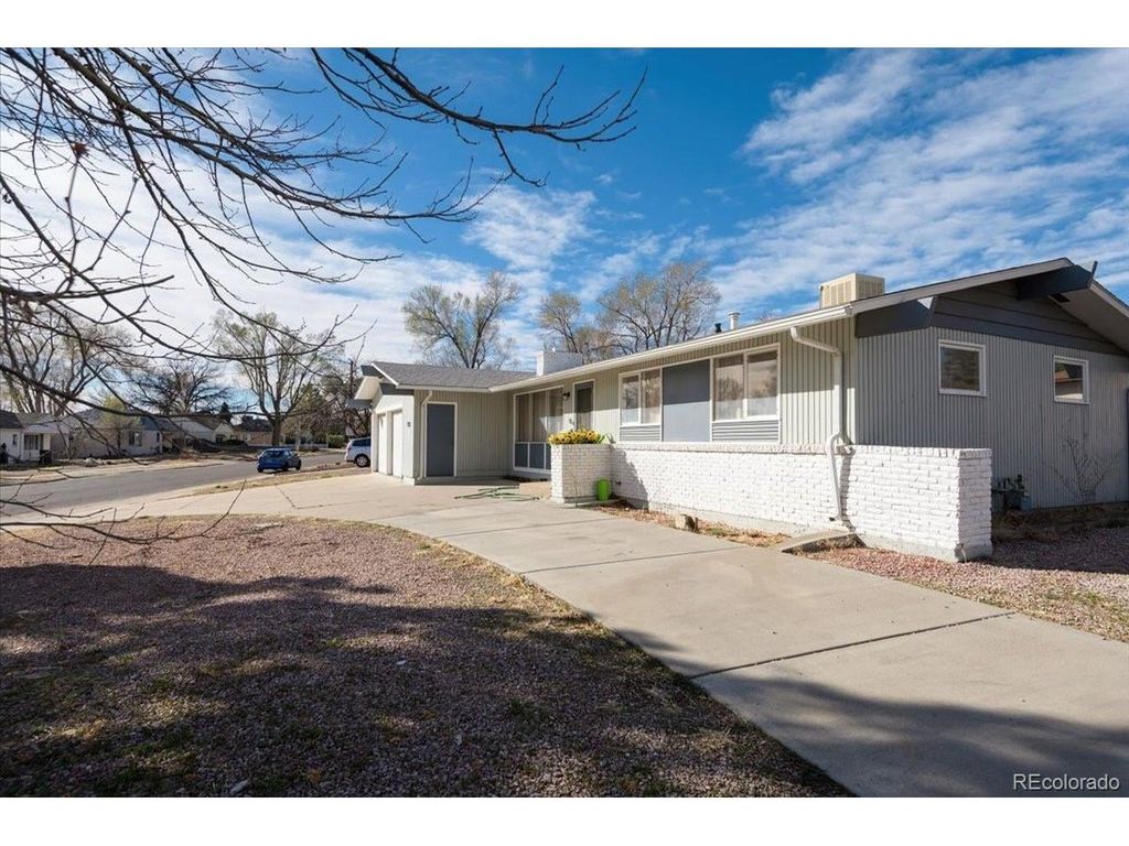 2321 Montezuma Rd, Pueblo, CO 81003