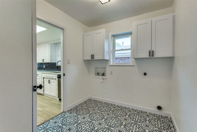 709 S Farmington Road, Howe, TX 75459