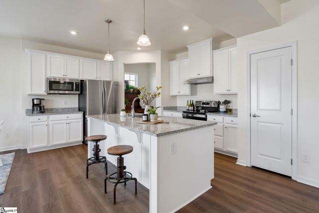 20 Wiltshire Circle, Easley, SC 29642