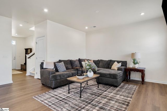 20 Wiltshire Circle, Easley, SC 29642