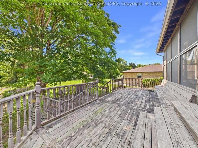 71 Simpson Drive, Huntington, WV 25705