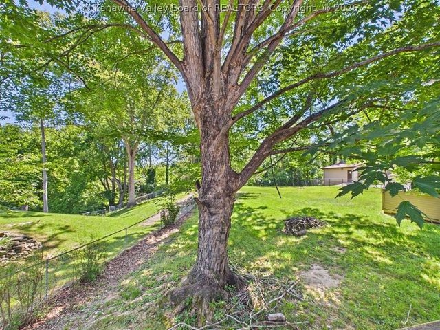 71 Simpson Drive, Huntington, WV 25705