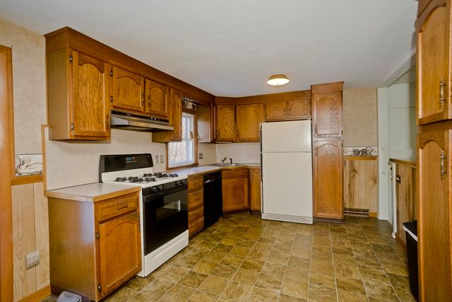 180 Fletcher Circle, Chicopee, MA 01020