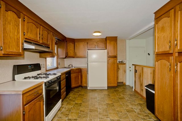 180 Fletcher Circle, Chicopee, MA 01020