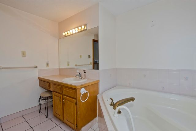 180 Fletcher Circle, Chicopee, MA 01020