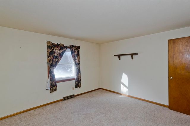 180 Fletcher Circle, Chicopee, MA 01020