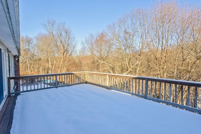 180 Fletcher Circle, Chicopee, MA 01020