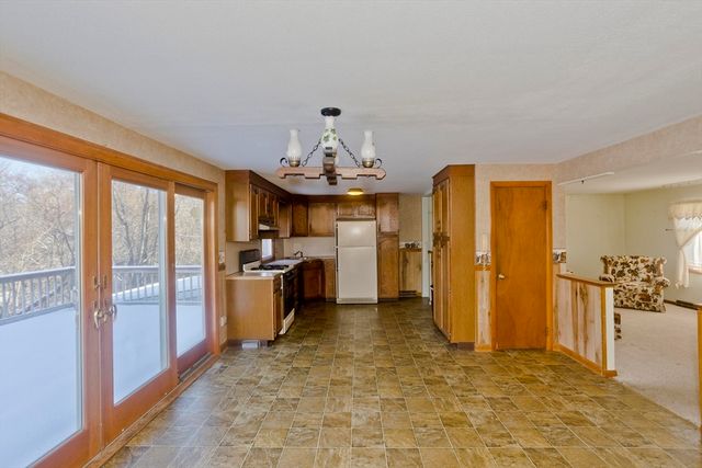 180 Fletcher Circle, Chicopee, MA 01020