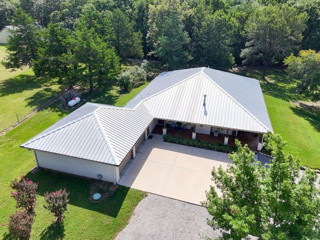 551 County Road 2607, Bonham, TX 75418