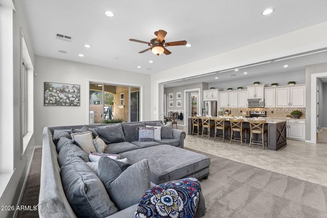 2926 E WYATT Way, Gilbert, AZ 85297