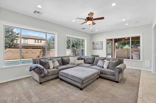 2926 E WYATT Way, Gilbert, AZ 85297