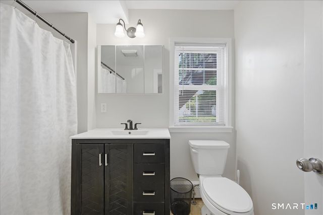 100 Stillman Avenue, Stonington, CT 06379