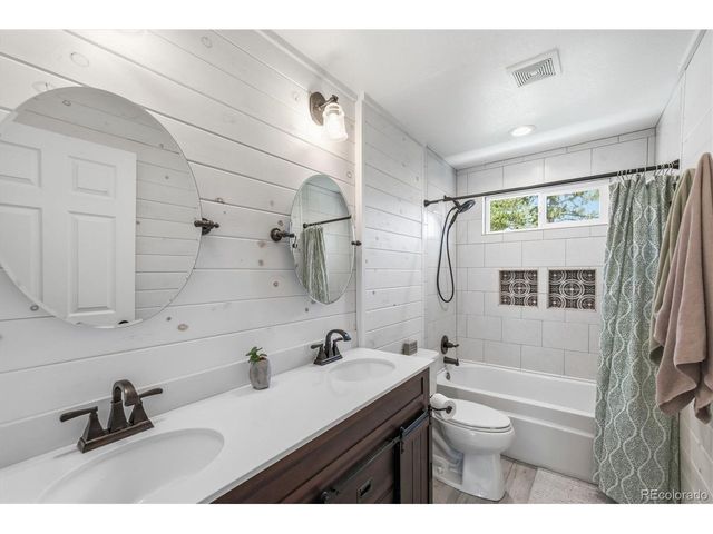 1614 Gore Dr, Larkspur, CO 80118