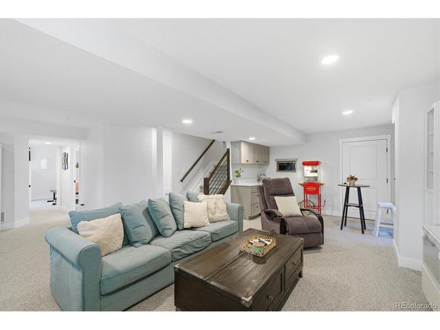 1614 Gore Dr, Larkspur, CO 80118