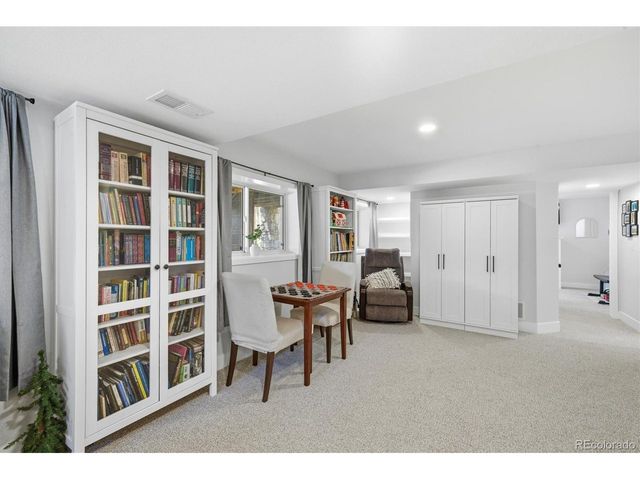 1614 Gore Dr, Larkspur, CO 80118