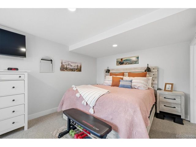 1614 Gore Dr, Larkspur, CO 80118