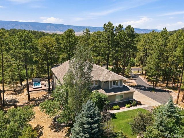 1614 Gore Dr, Larkspur, CO 80118