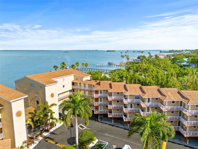 1420 BAYSHORE BOULEVARD 206, Dunedin, FL 34698