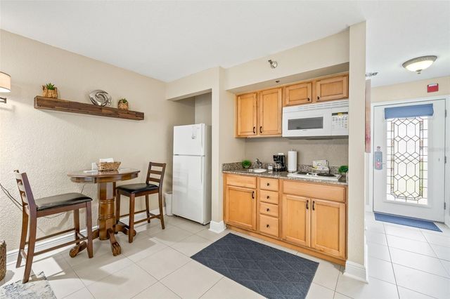 1420 BAYSHORE BOULEVARD 206, Dunedin, FL 34698