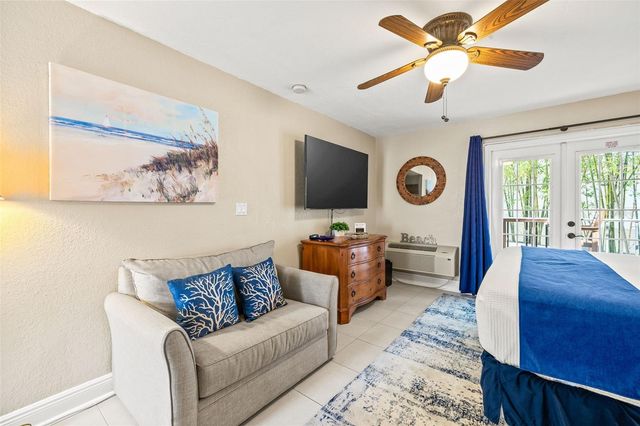 1420 BAYSHORE BOULEVARD 206, Dunedin, FL 34698
