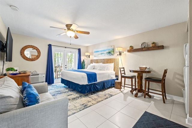 1420 BAYSHORE BOULEVARD 206, Dunedin, FL 34698